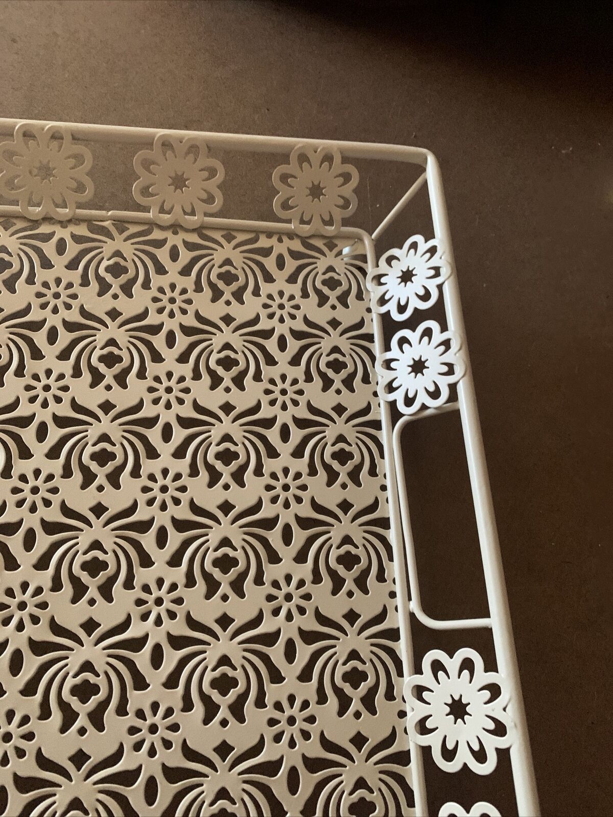 New SERVING TRAY ALSAIF CENTRE 49cm Off White Metal Laser Cut Rectangle Handles