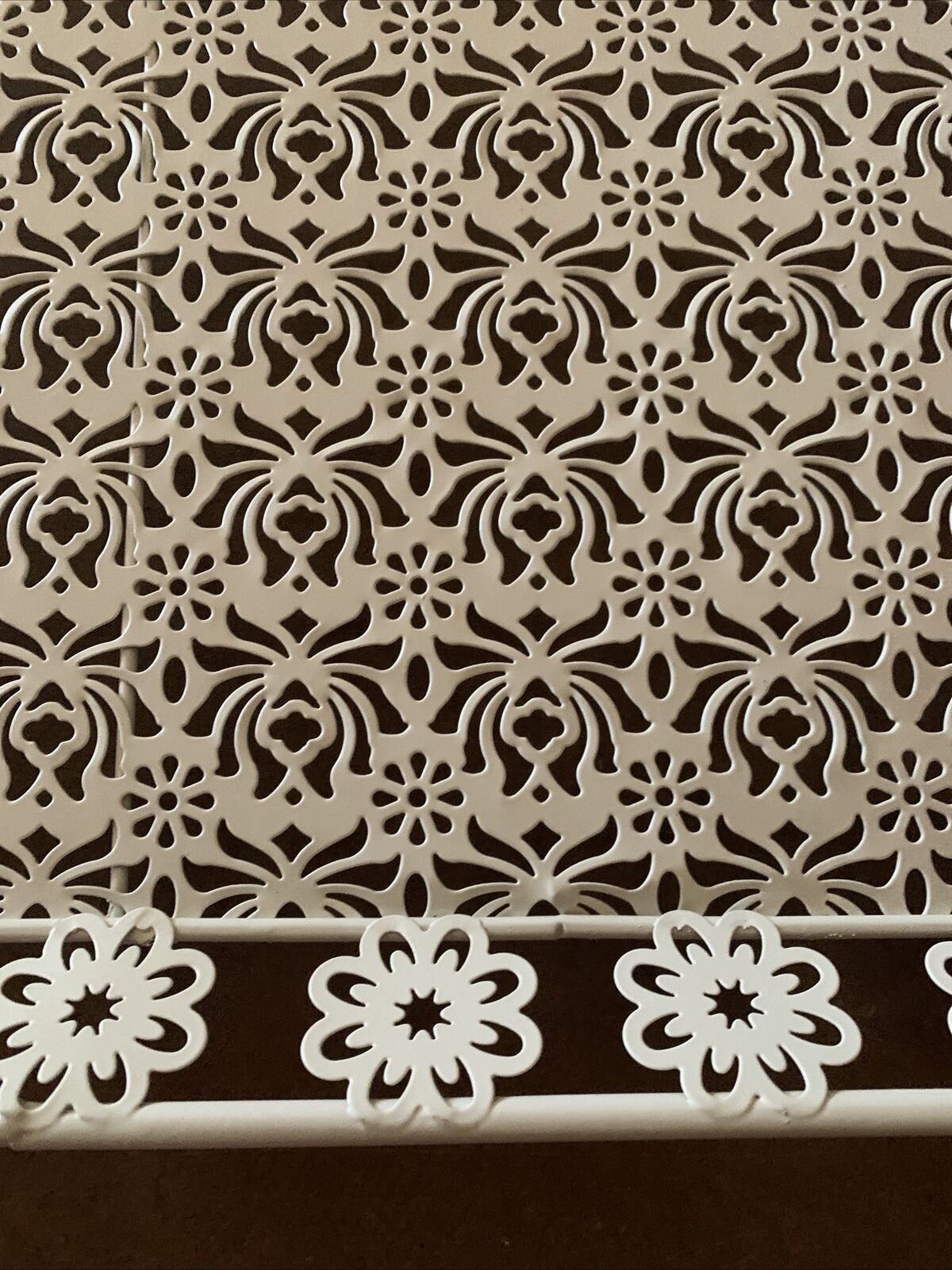 New SERVING TRAY ALSAIF CENTRE 49cm Off White Metal Laser Cut Rectangle Handles
