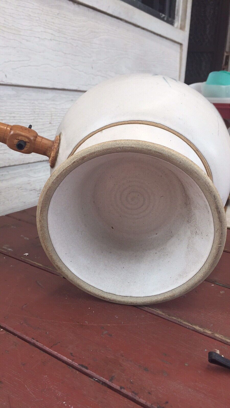 Vintage 32cm POTTERY URN W TAP & lid
