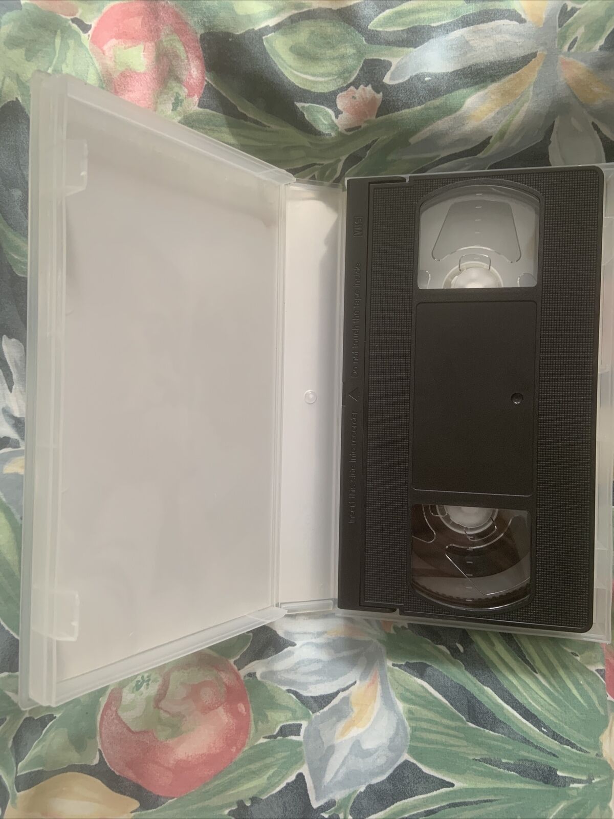 VHS BLUE SKY Video Cassette Tape Movie Tommy Lee Jones Romance