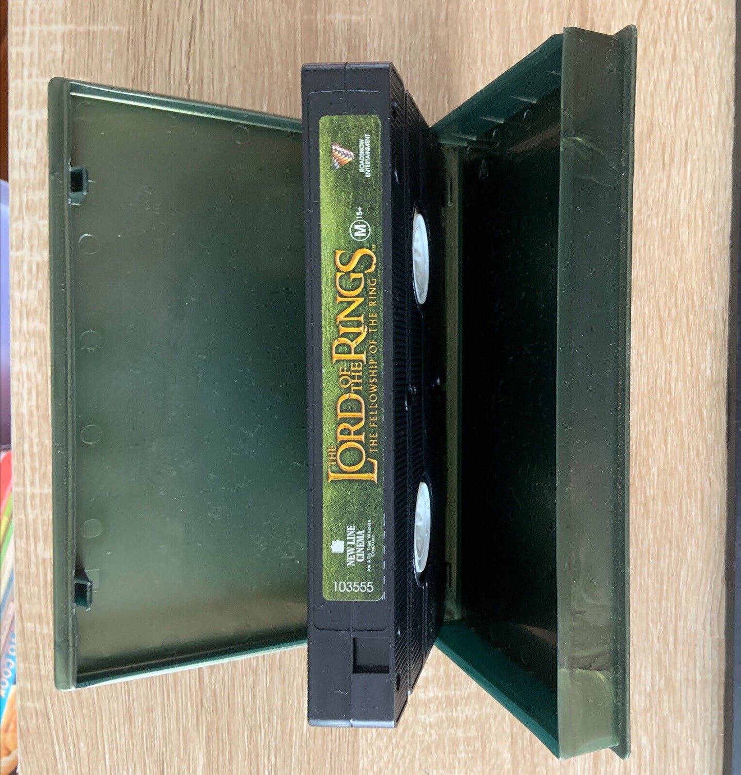 VHS FELLOWSHIP OF THE RING Lord of Rings Video tape Approx 171 Mins PAL Rated M