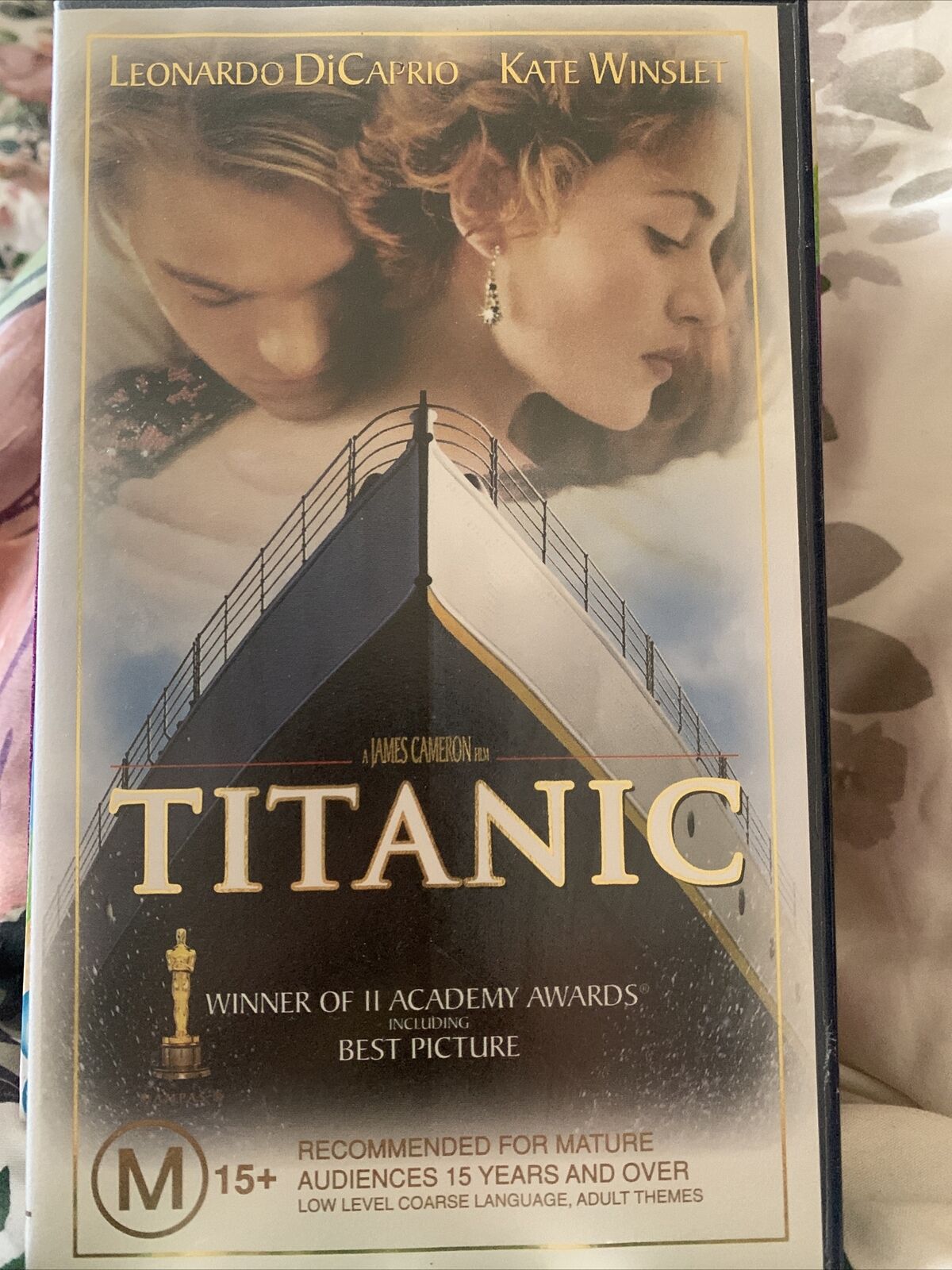 VHS TITANIC 1998 James Cameron Video Tape Cassette Hollywood DiCaprio Winslet