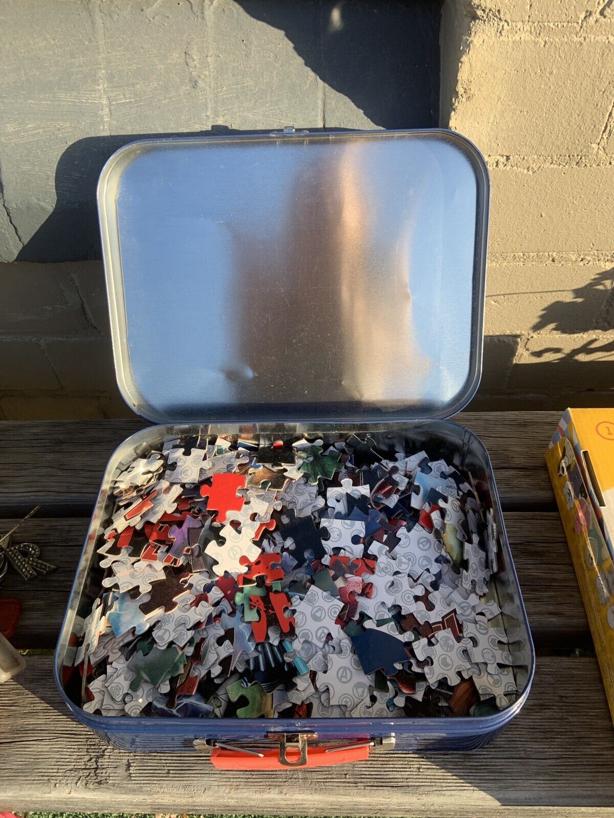 Jigsaw Puzzle MARVEL AVENGERS Lunchbox 2018 Collectors Pressed Metal Lunch Box