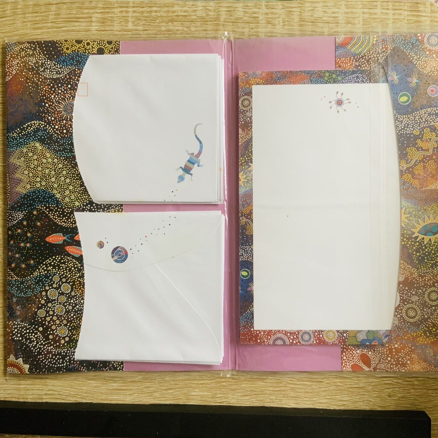 Steve Parish Spirit of the Clouds LETTERPACK SAKSHI ANMATYERRE Travel Set Folder