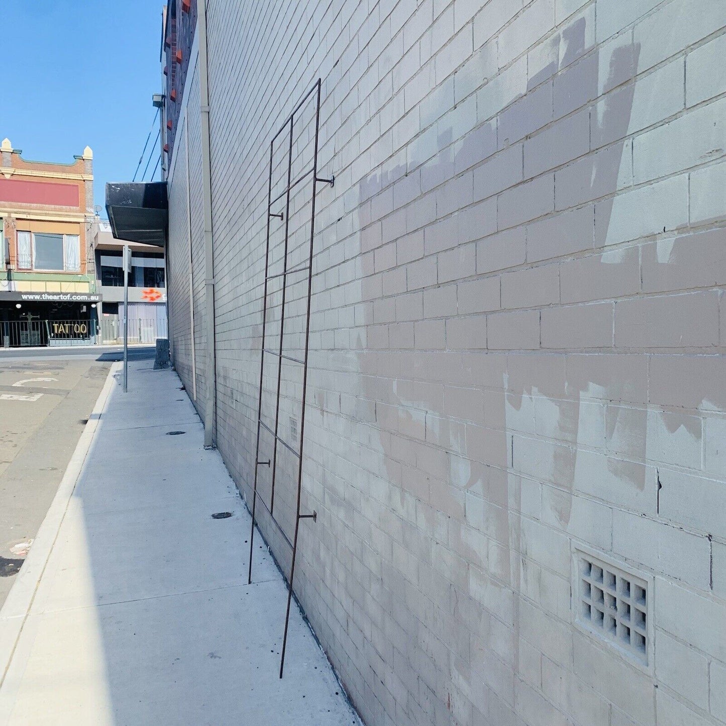 Wall Mounted Clothes Rack Custom Wrought Iron Hanger Display Fashion Shop 260cm