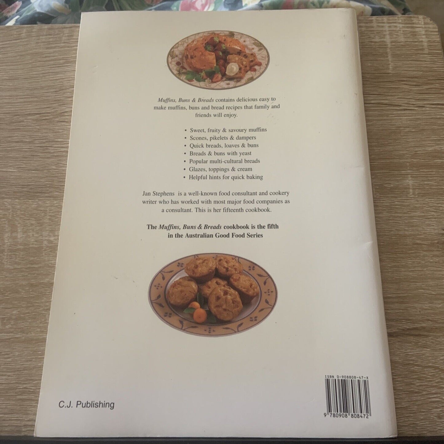 Cookbook MUFFINS BUNS & BREADS Jan Stephens Australian Good Food Series PB