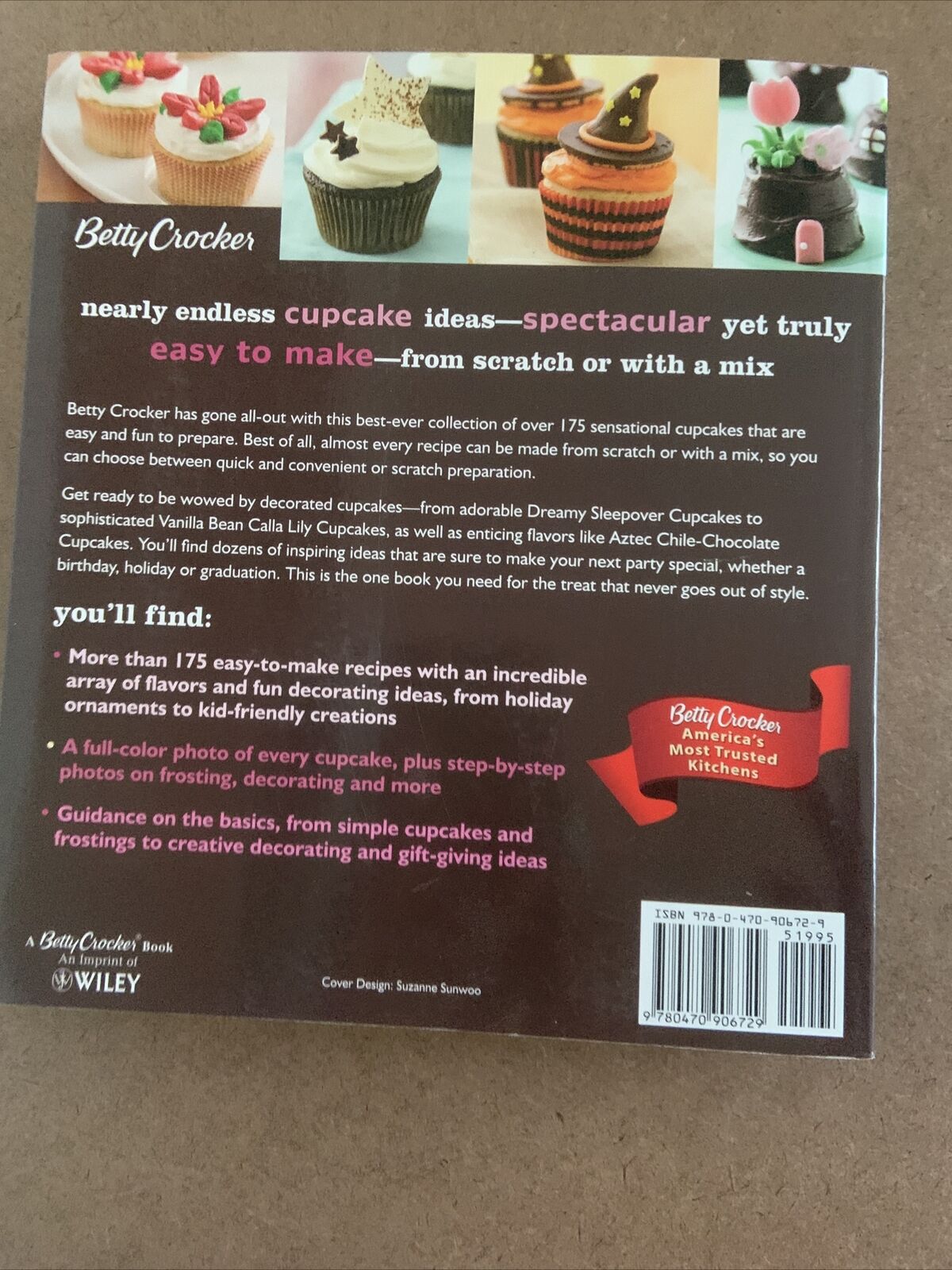 Cookbook BETTY CROCKER The Big Book of Cupcakes Recipes Cakes Baking PB New