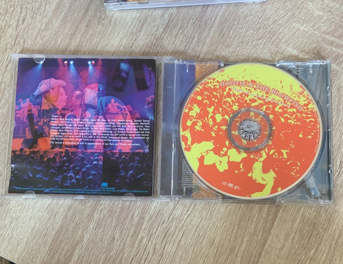 CD HOOTIE & THE BLOWFISH SCATTERED SMOTHERED & COVERED Music