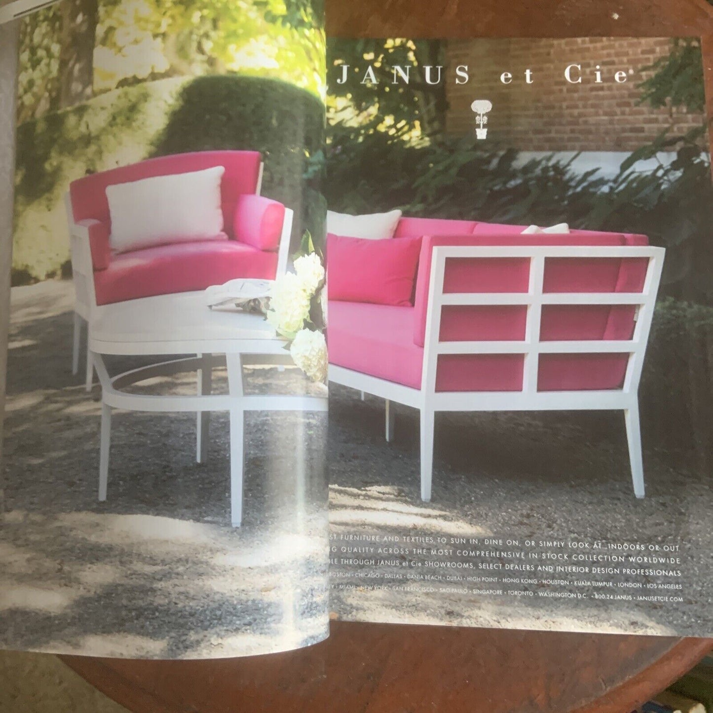 Magazine VERANDA EASY LIVING May June 2015 156 pages Sunny Spaces Great Escapes