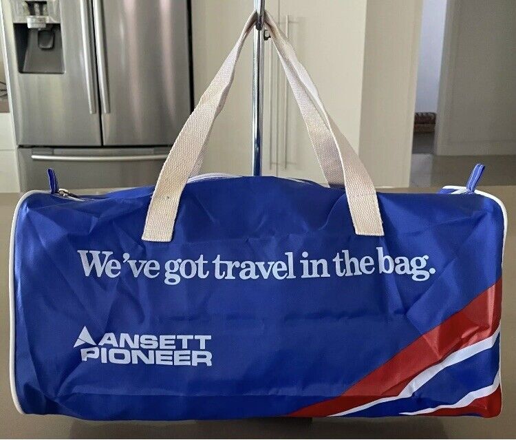 ANSETT PIONEER Vintage Unisex Coaches Blue Red White Logo Cabin Travel Bag Bus