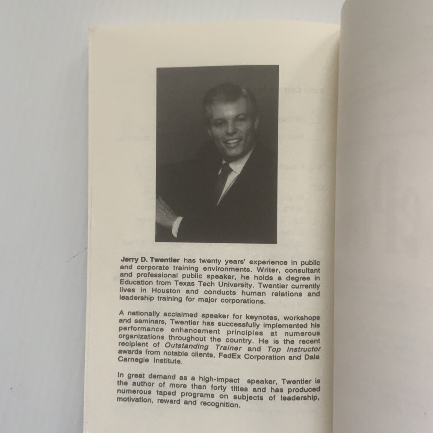 PB Book THE POSITIVE POWER OF PRAISING PEOPLE by JERRY D TWENTIER 1994 NEW