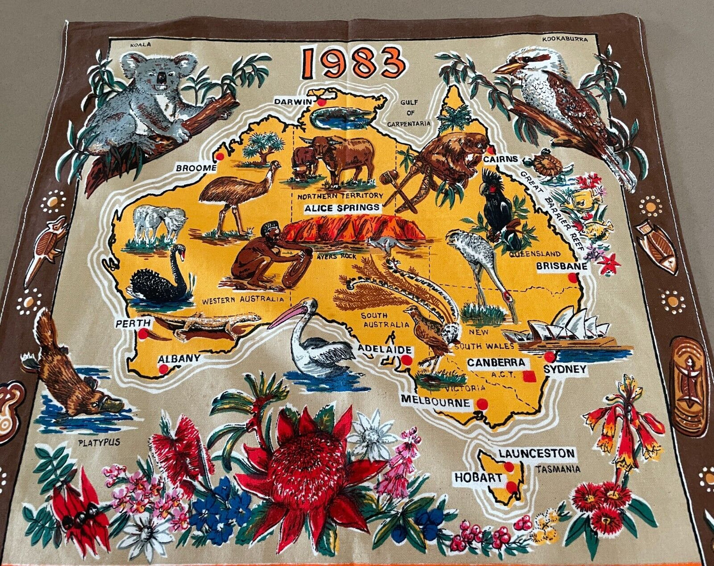 Vintage "1983" Tea Towel Australia Map Australian Animals Wildflower FLORA NEW