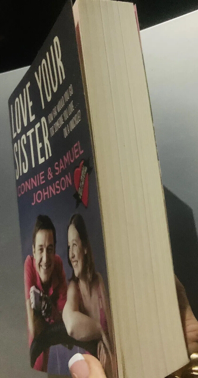 PB Book LOVE YOUR SISTER Connie Samuel Johnson Inspiring True Story 2014 Aussie
