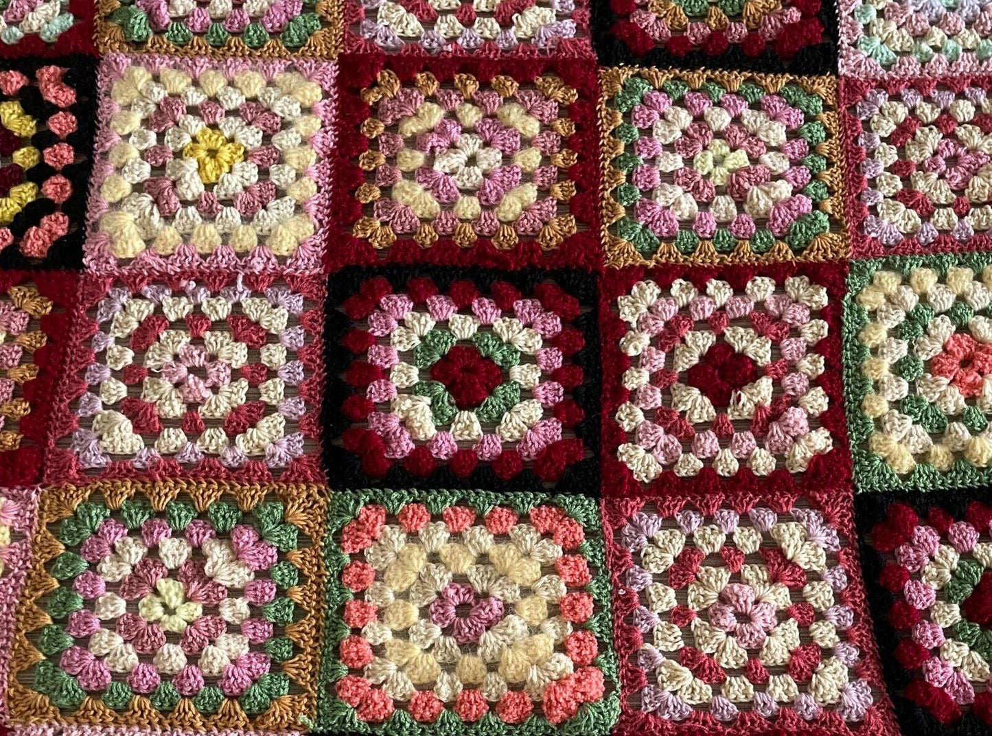 Handmade Granny Squares Crochet Blanket Multicoloured Knit Lap Rug 109 x 139cm