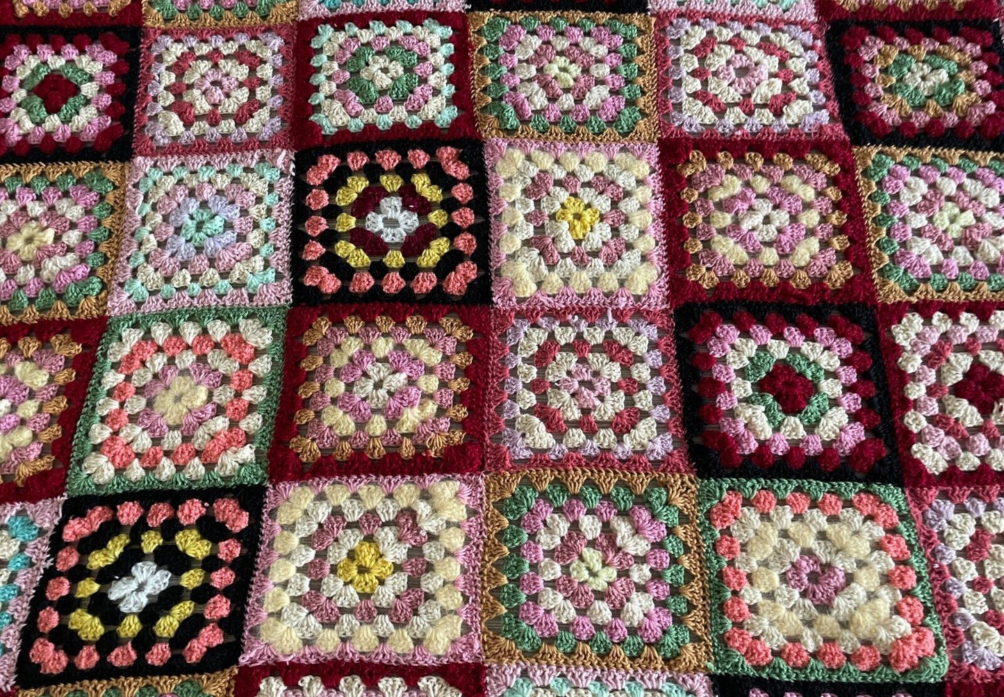 Handmade Granny Squares Crochet Blanket Multicoloured Knit Lap Rug 109 x 139cm