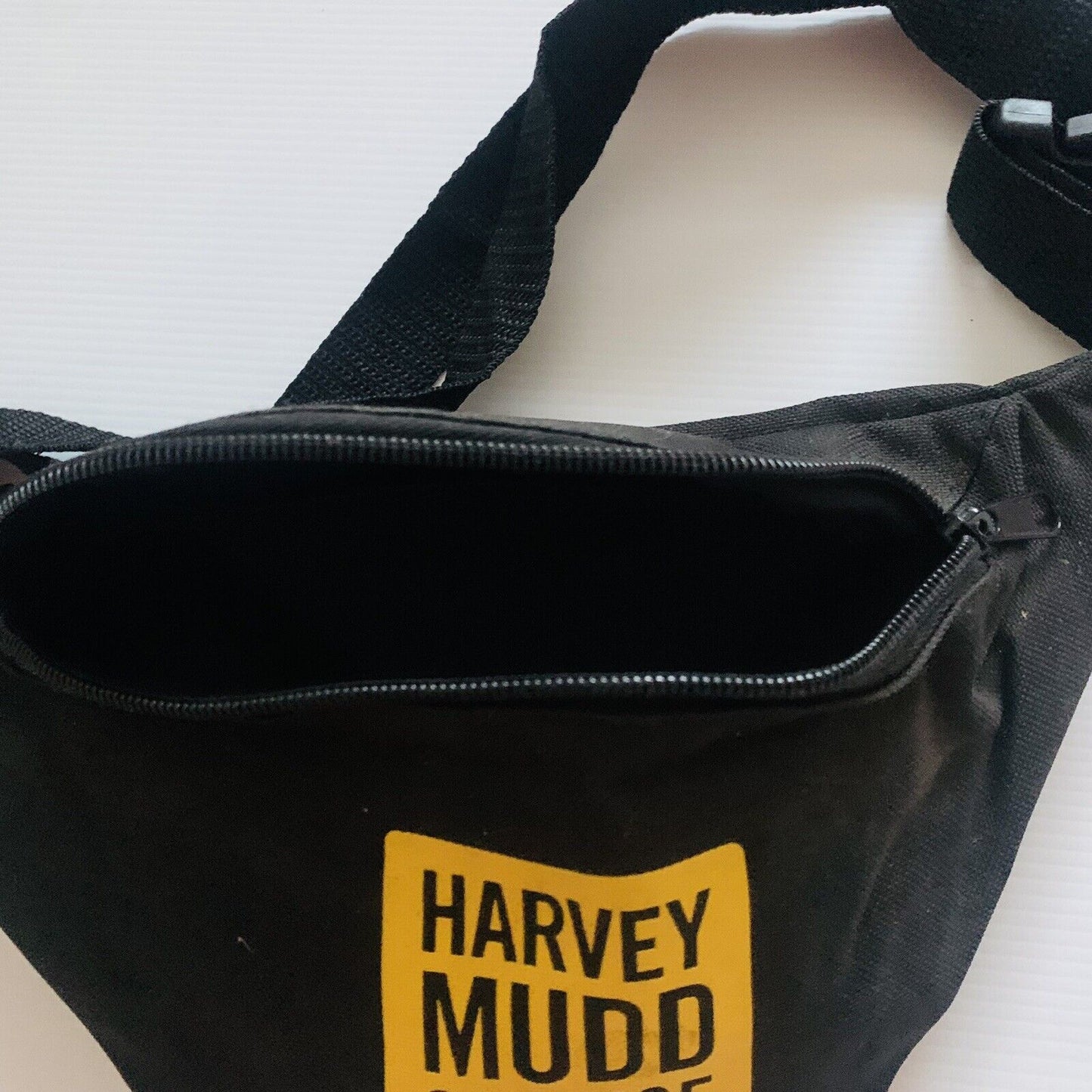 Bum Bag HARVEY MUDD College Orientation 2018 Claremont California Black Zip NEW