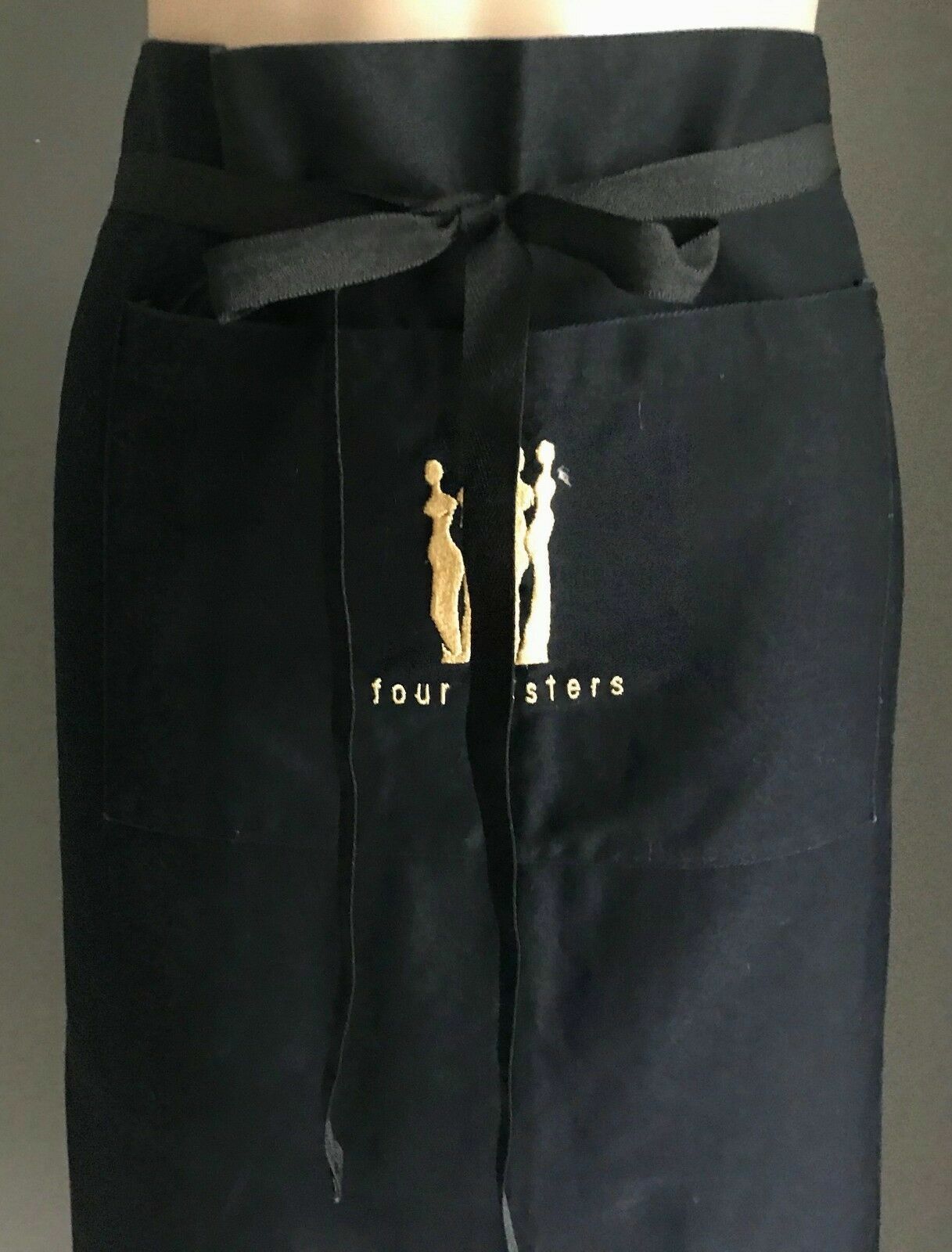 Black Cafe Bib Apron FOUR SISTERS WINES Excellent Quality Waist Tie BBQ Bar NEW