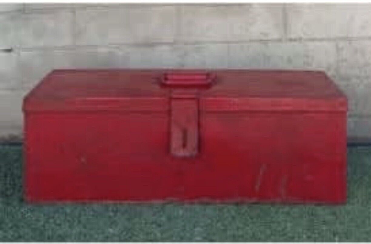 Red Metal Toolbox Rustic Vintage 53.5cm Heavy Storage Box w handle lockable