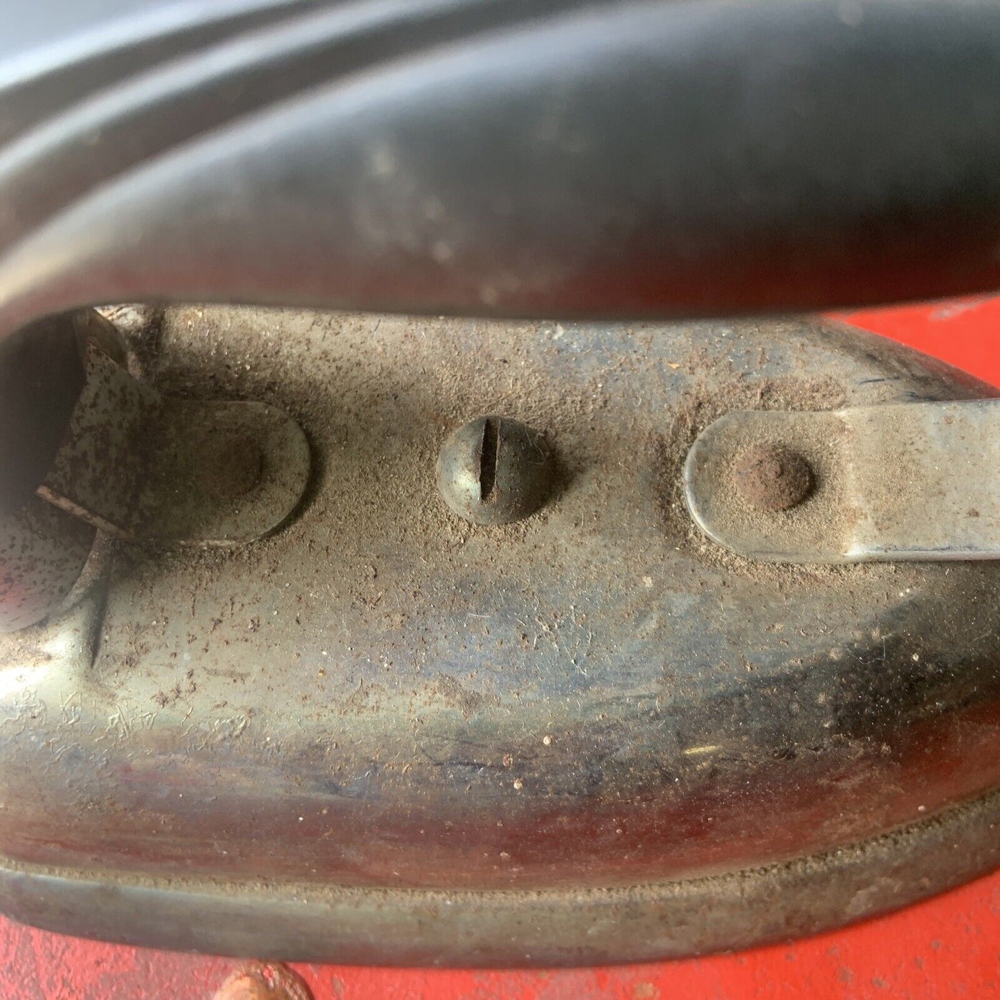 LANGCO 240V 2.7 KG CLOTHES IRON Bakelite Handle NO CABLE Doorstop Rustic Vintage