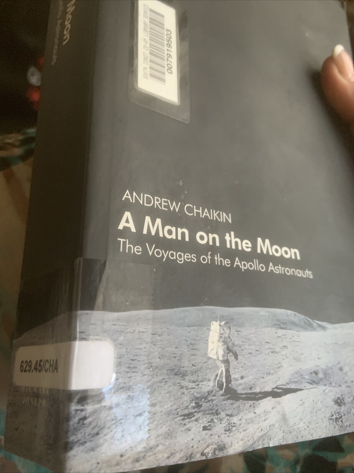 A MAN on the MOON Andrew Chaikin VOYAGES of the APOLLO ASTRONAUTS Ex Library