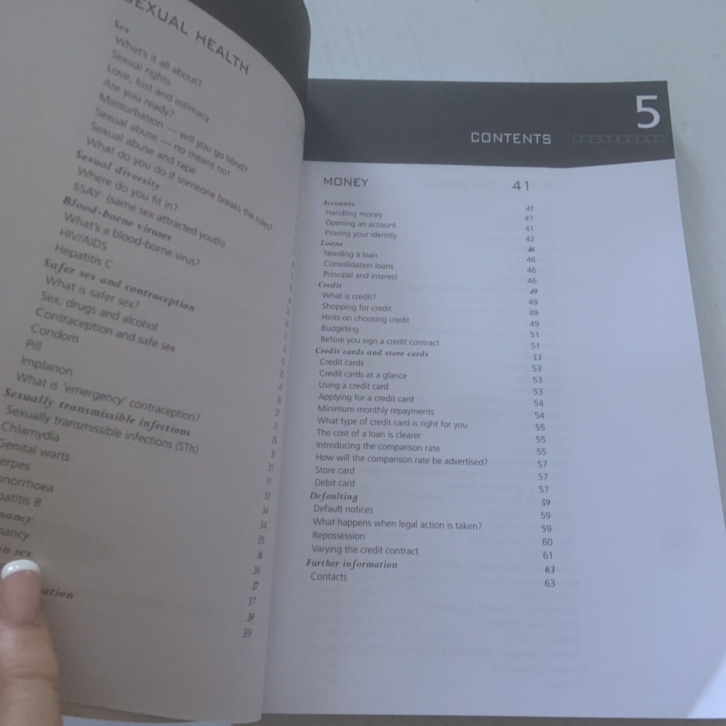 PB Book BLUE LIGHT NSW STREETSMART! Urban Handbook For The School Leaver Aussie