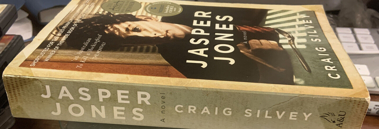 Fiction PB JASPER JONES Craig Silvey Australia 2010 Murder Mystery Racism 1965