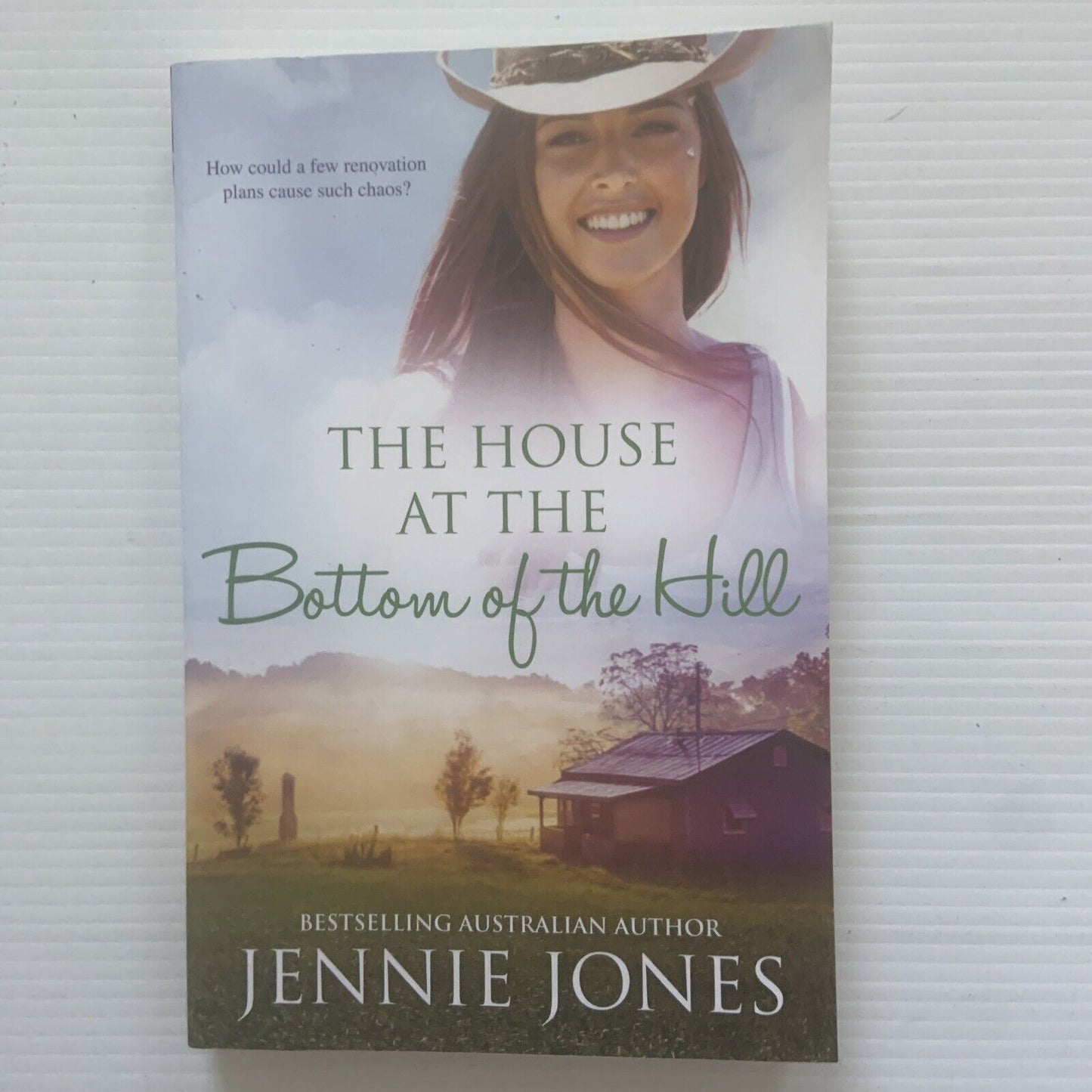 PB Book THE HOUSE AT THE BOTTOM OF THE HILL by Jennie Jones 2021 Australia NEW