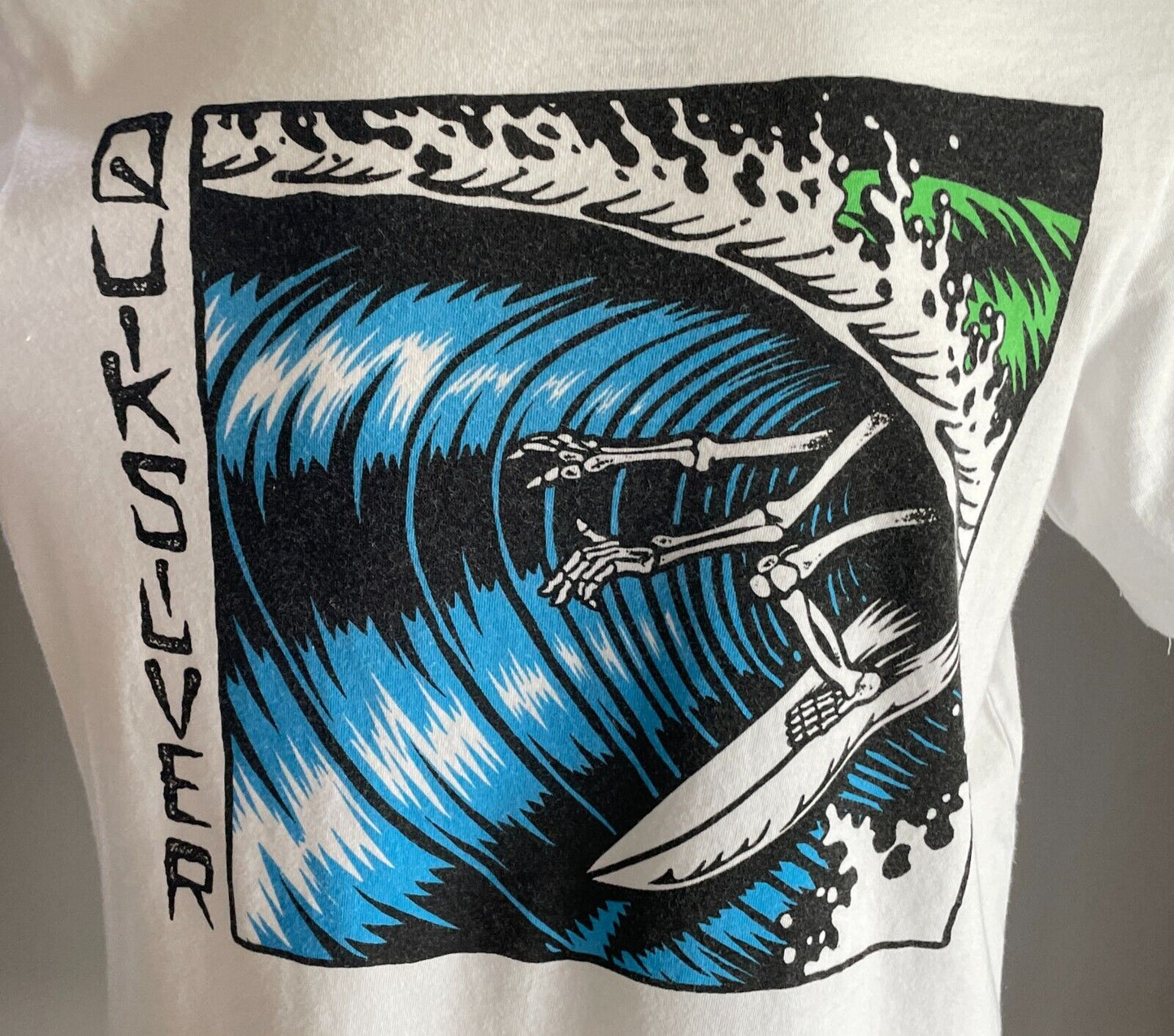 Boys QUIKSILVER White T-Shirt Size 10 Print at Back & Chest Short Sleeves