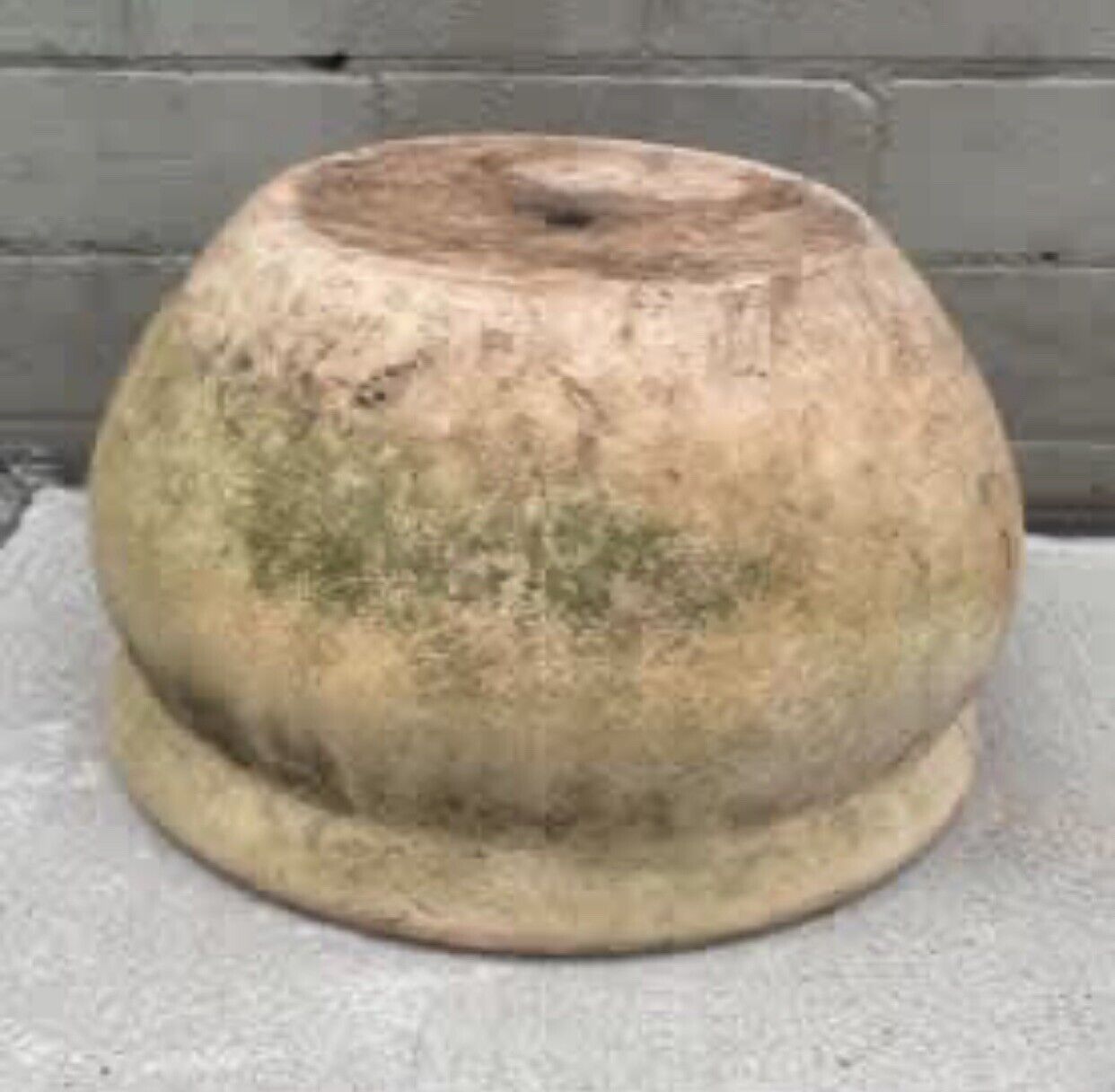 Rustic Garden Planter Pot 21cm Round Terracotta Clay POT green moss patina AE158