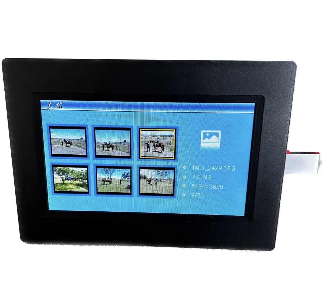 DICK SMITH 7" Digital Photo Frame Multimedia Player Usb Card Reader Jpeg Mp3 Avi