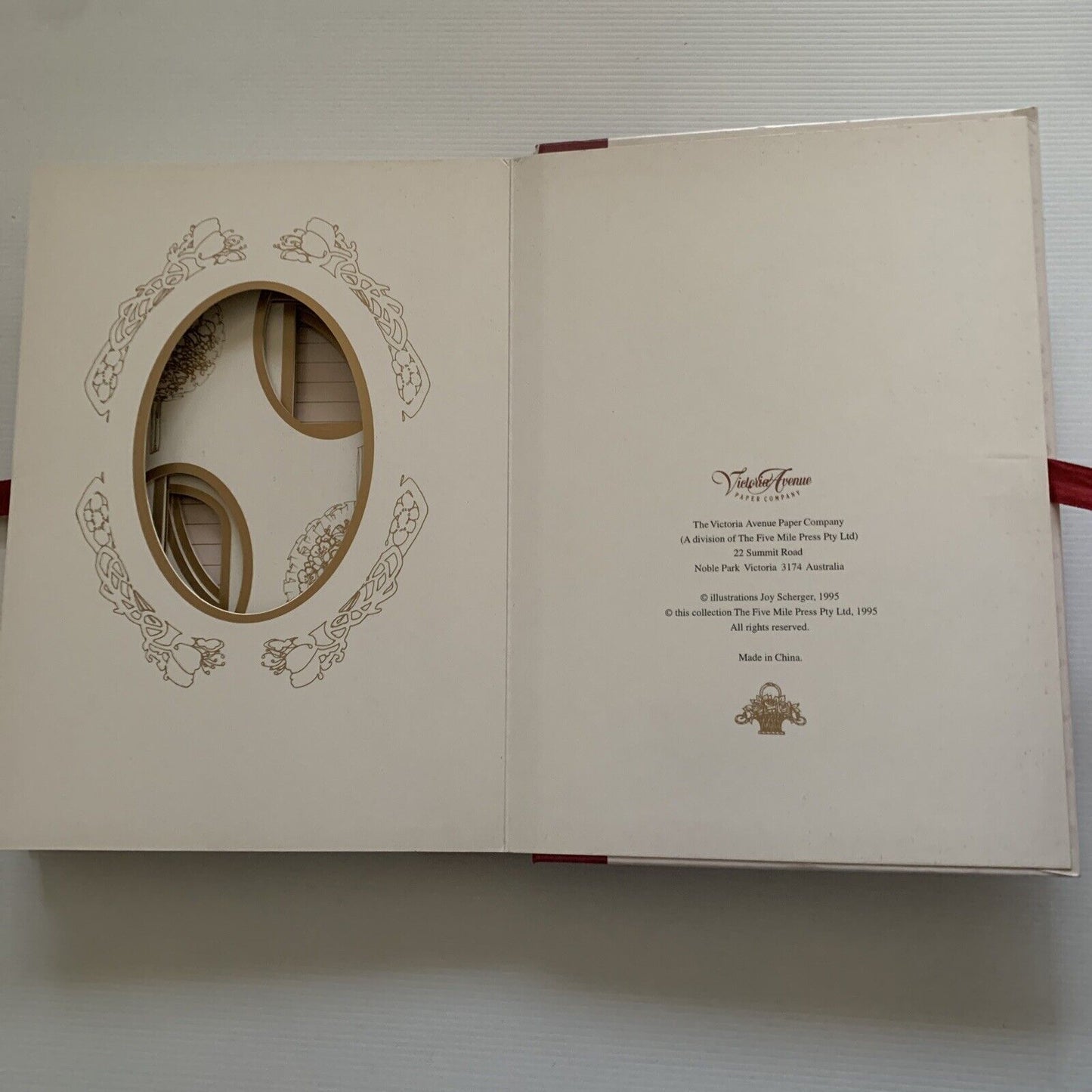 Photograph Album Joy Scherger COUNRY FLOWERS Victoria Avenue Paper Co HC 1995