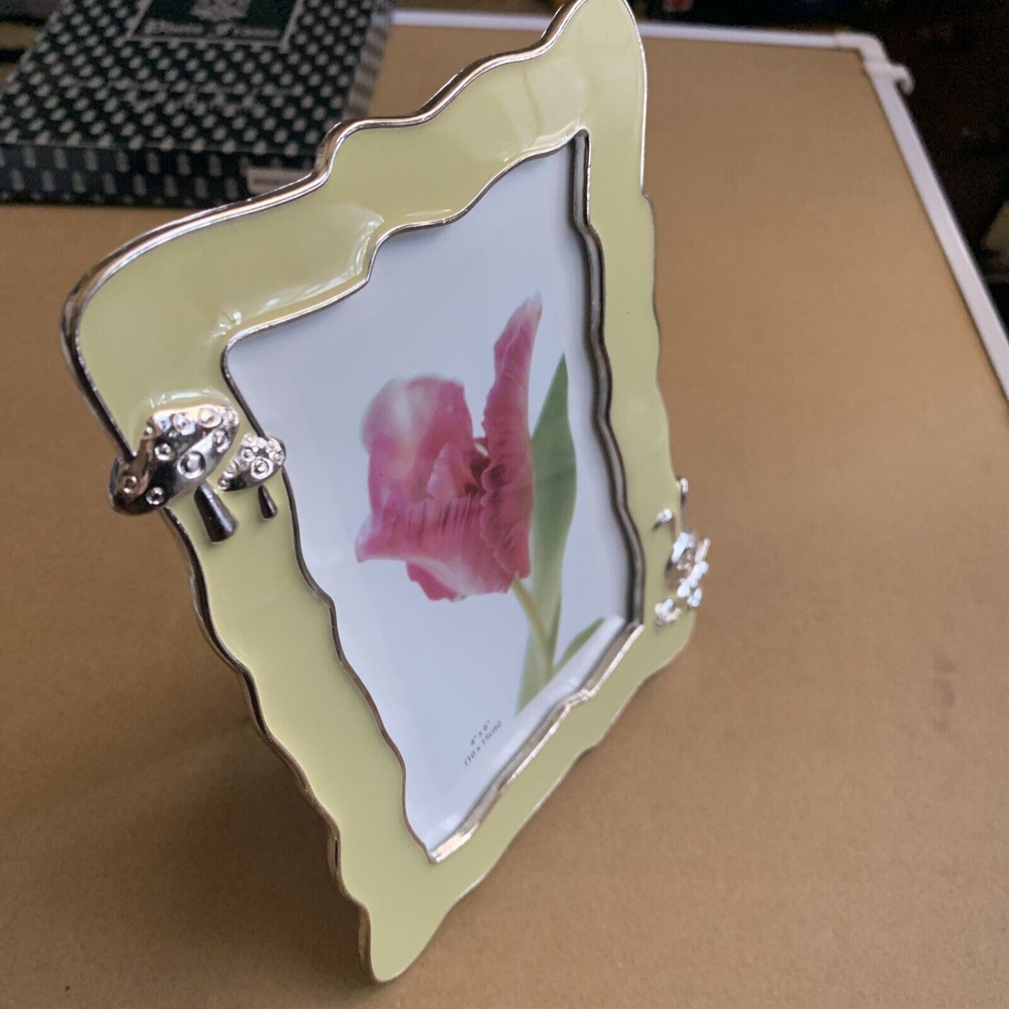 Metal Photo Frame Hand Polished & Yellow Lacquer Coated Bunny Rabbit 10x15cm NEW
