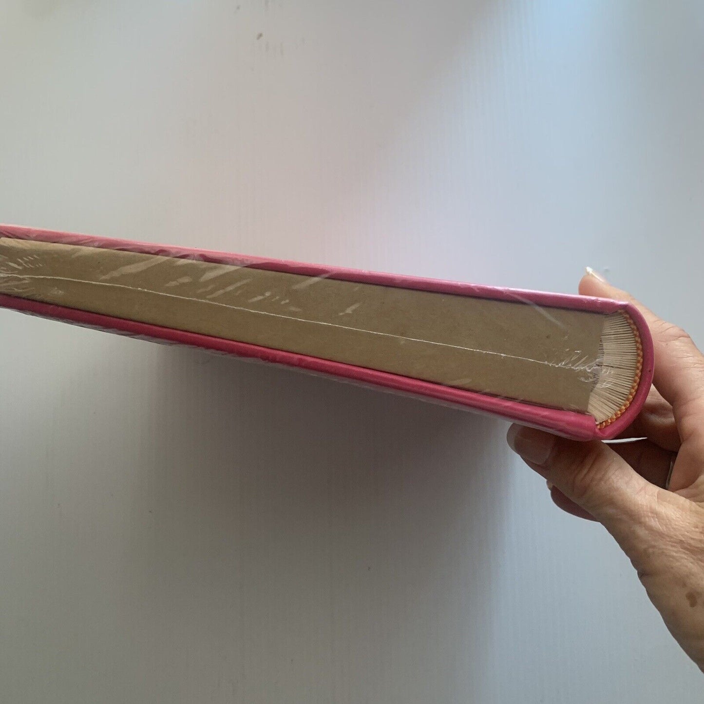 PHOTO ALBUM UR1 Hot Pink holds 200 Photos 10x15cm Acid Free Sealed NEW