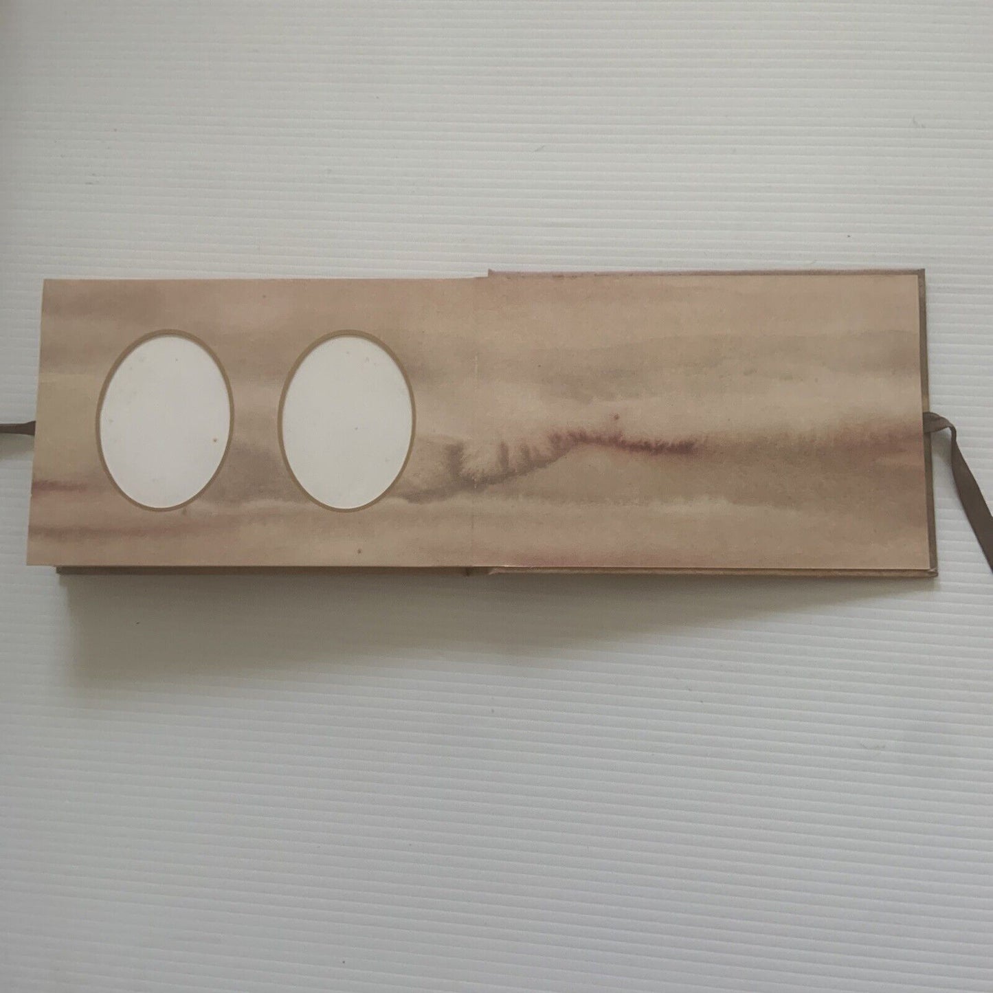 Photograph Album ANNE GEDDES Family Heritage 15 Oval Photo