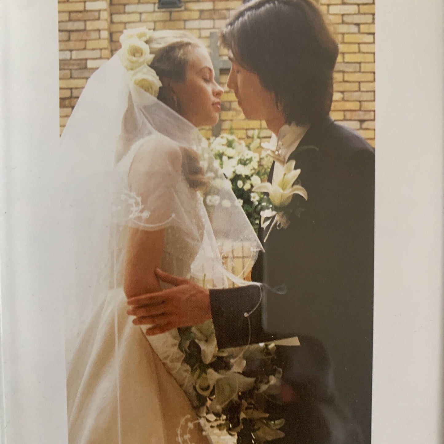Metal Photo Frame Hand Polished & Yellow Lacquer Coated Wedding Box 10 x15cm NEW