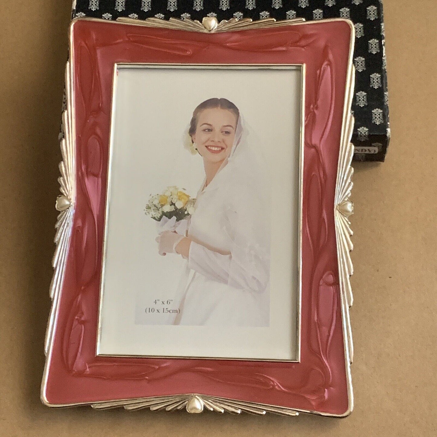 Metal Photo Frame Hand Polished & Red Lacquer Coated Wedding GiftBox 10x15cm NEW