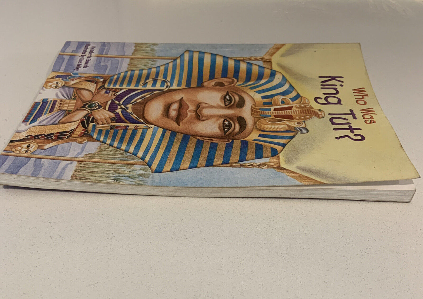PB Book WHO WAS KING TUT? by Roberta Edwards English Egypt Mummy