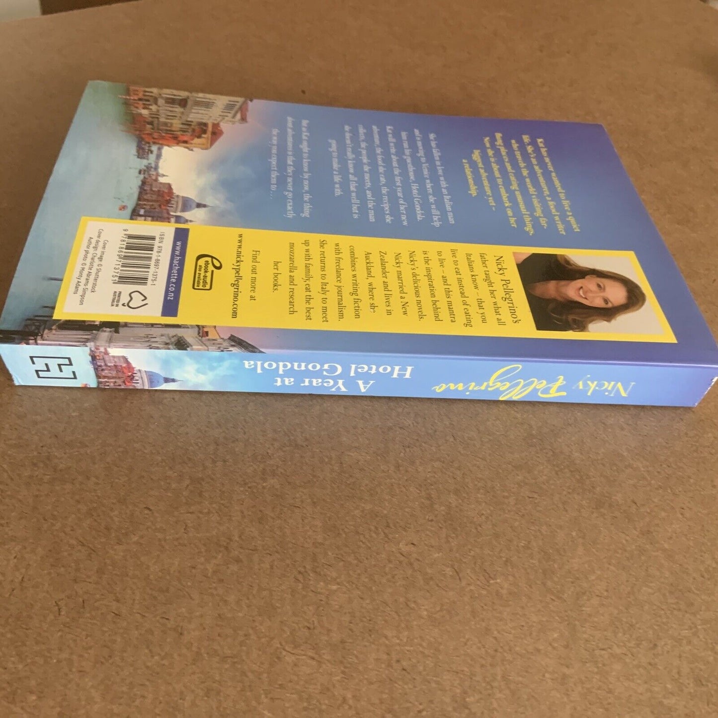 PB Book A YEAR AT HOTEL GONDOLA by Nicky Pellegrino Italy Travel Venice