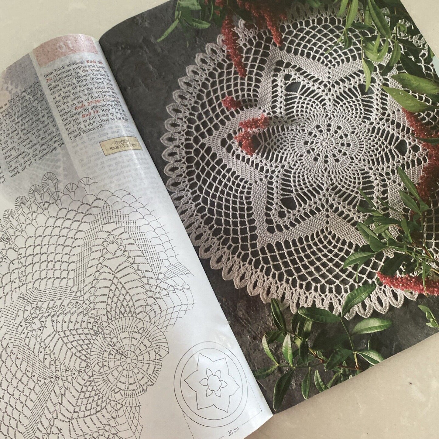 Crochet Monthly Magazine Issue 280 Provence 9 Patterns 2002 France EUC