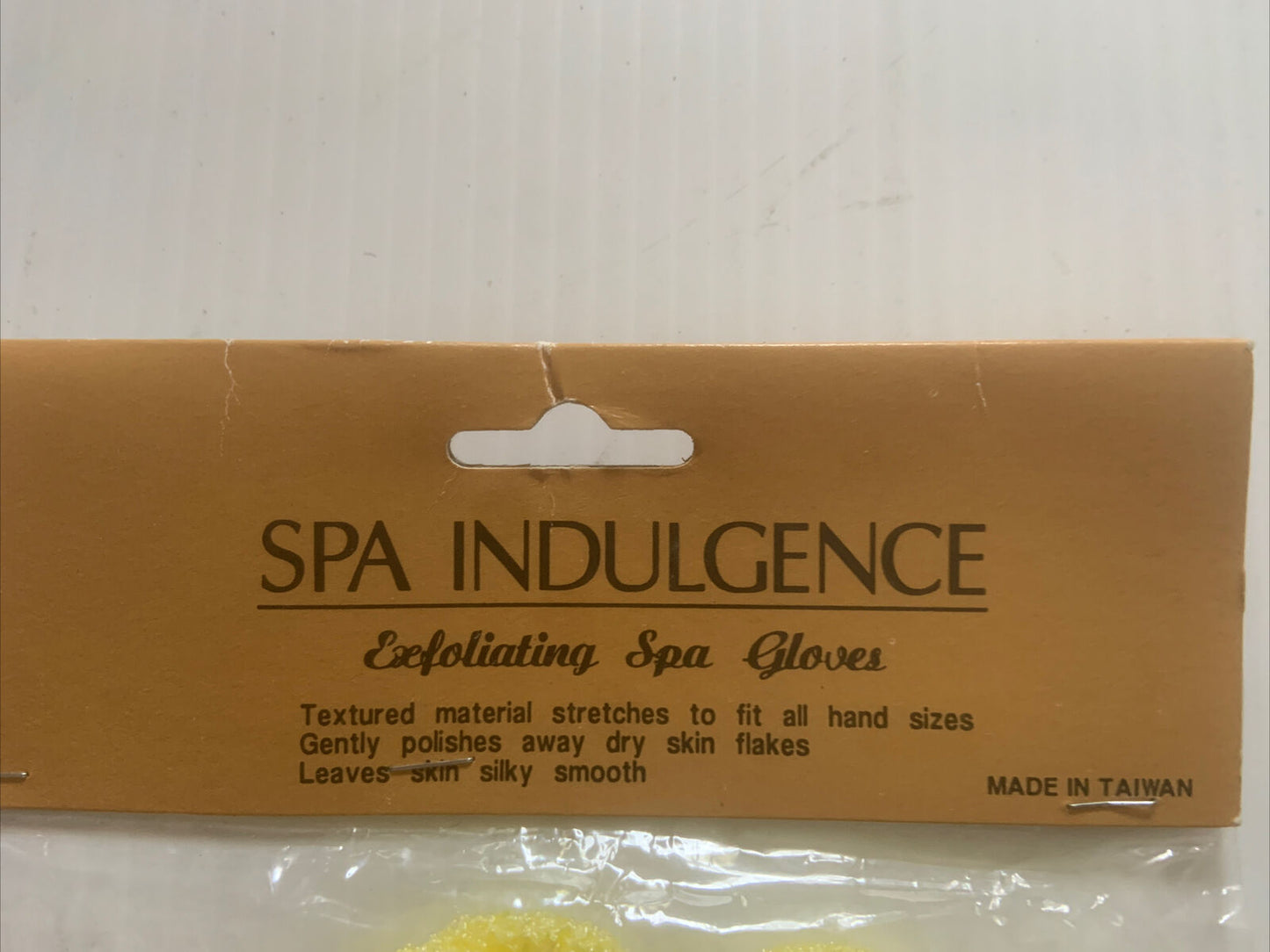SPA INDULGENCE Exfoliating Spa Glove Massage Wet Dry Skin Brush Loofa Yellow NEW