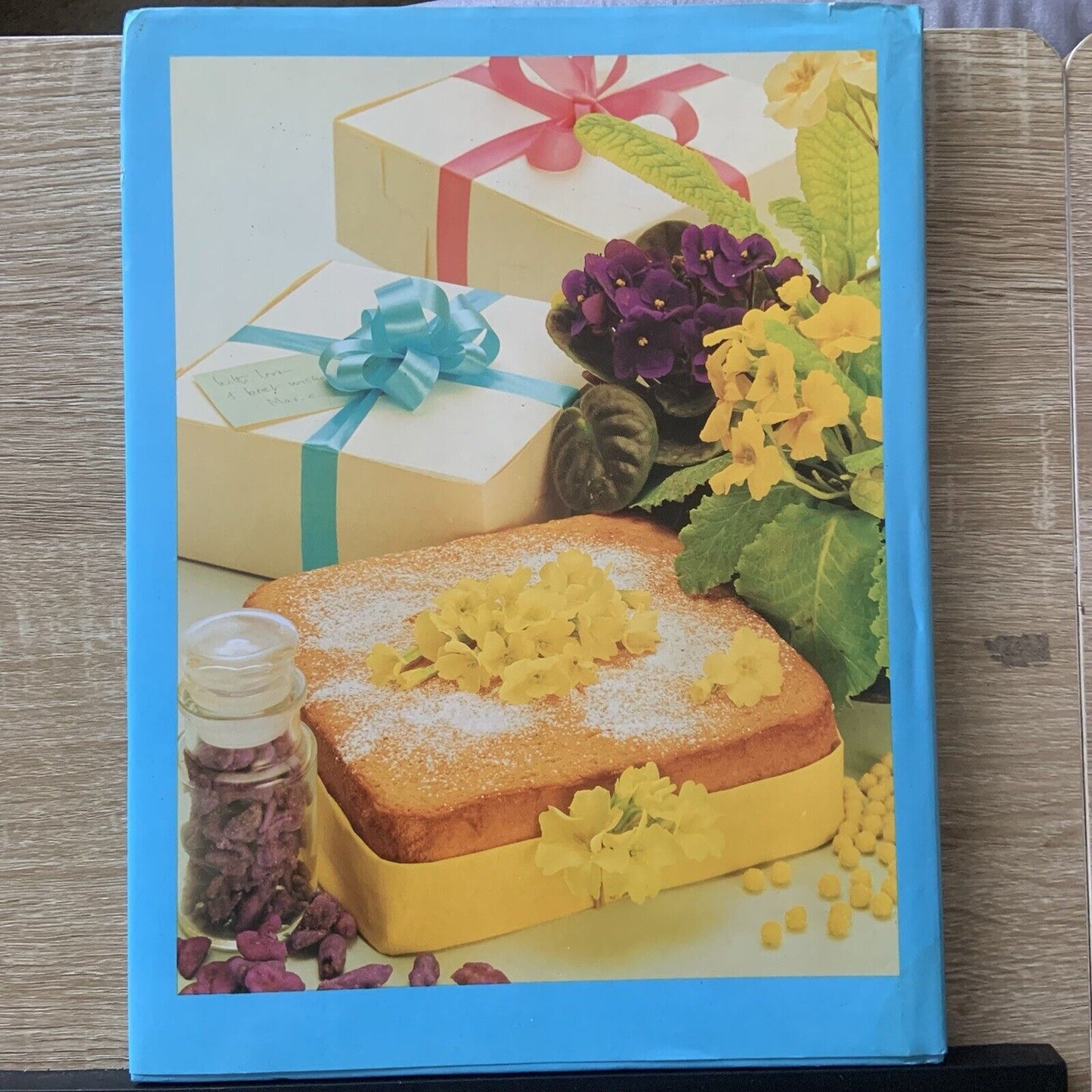Cookbook 101 PRESENTS TO COOK Marshall Cavendish 1973 1984 Recipe HC DJ 60 pages