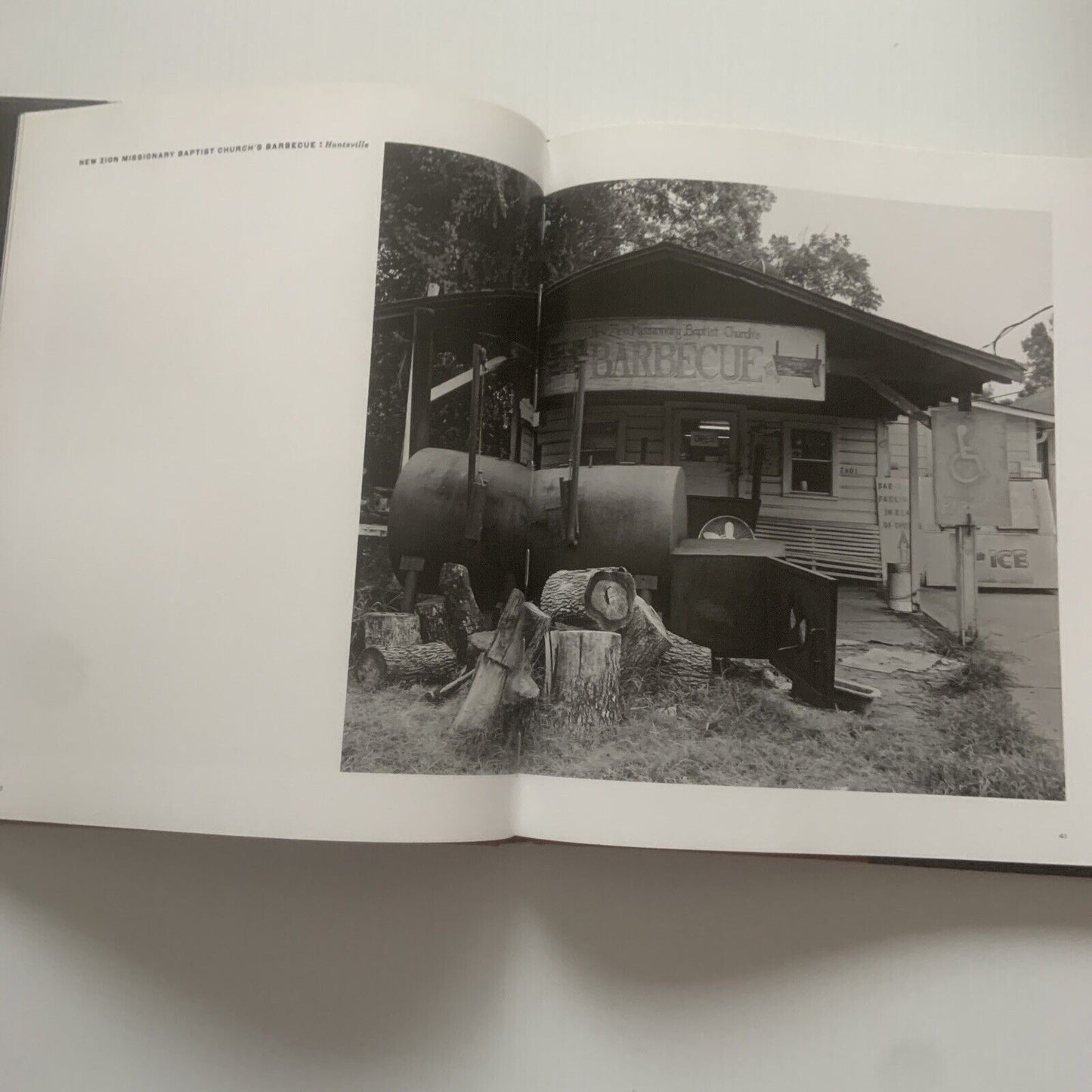 Cookbook TEXAS BBQ Small Town to Downtown Wyatt McSpadden HC DJ Book Photography