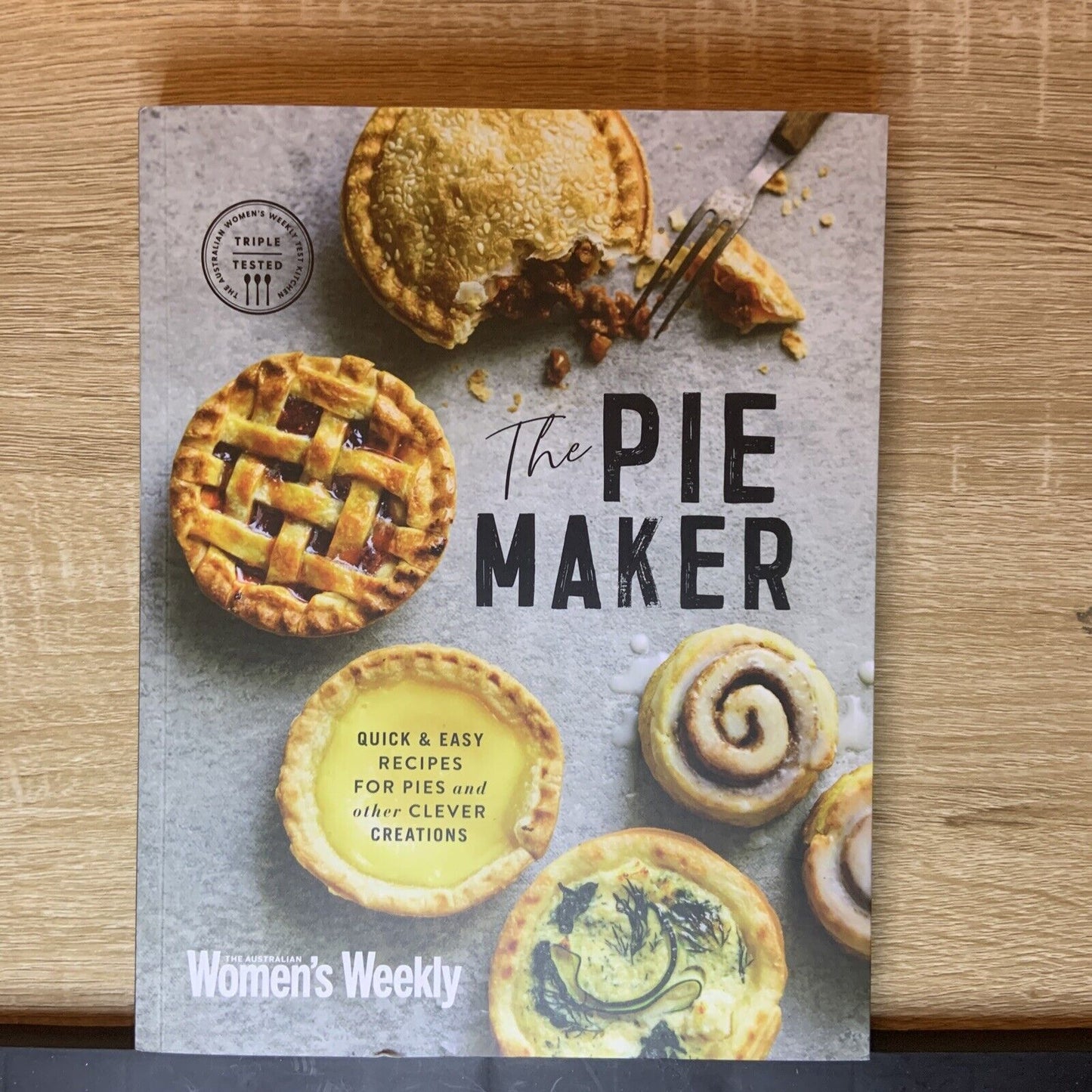 Cookbook THE PIE MAKER Australian Womens Weekly HC Quick & Easy Recipes NEW
