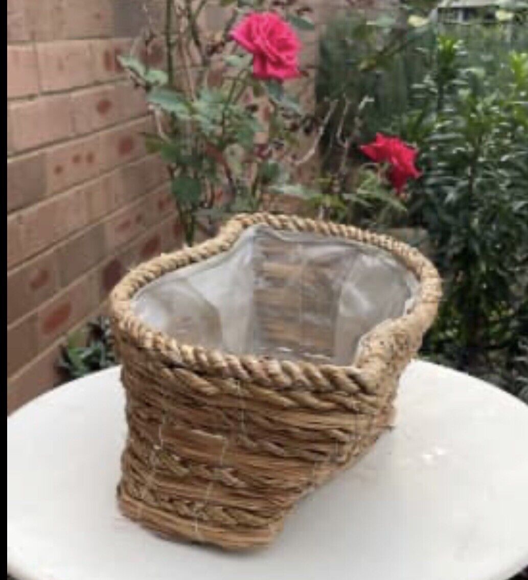 44cm Basket Tear Drop Straw Flower Planter Hamper Plastic Liner AE148 Handwoven
