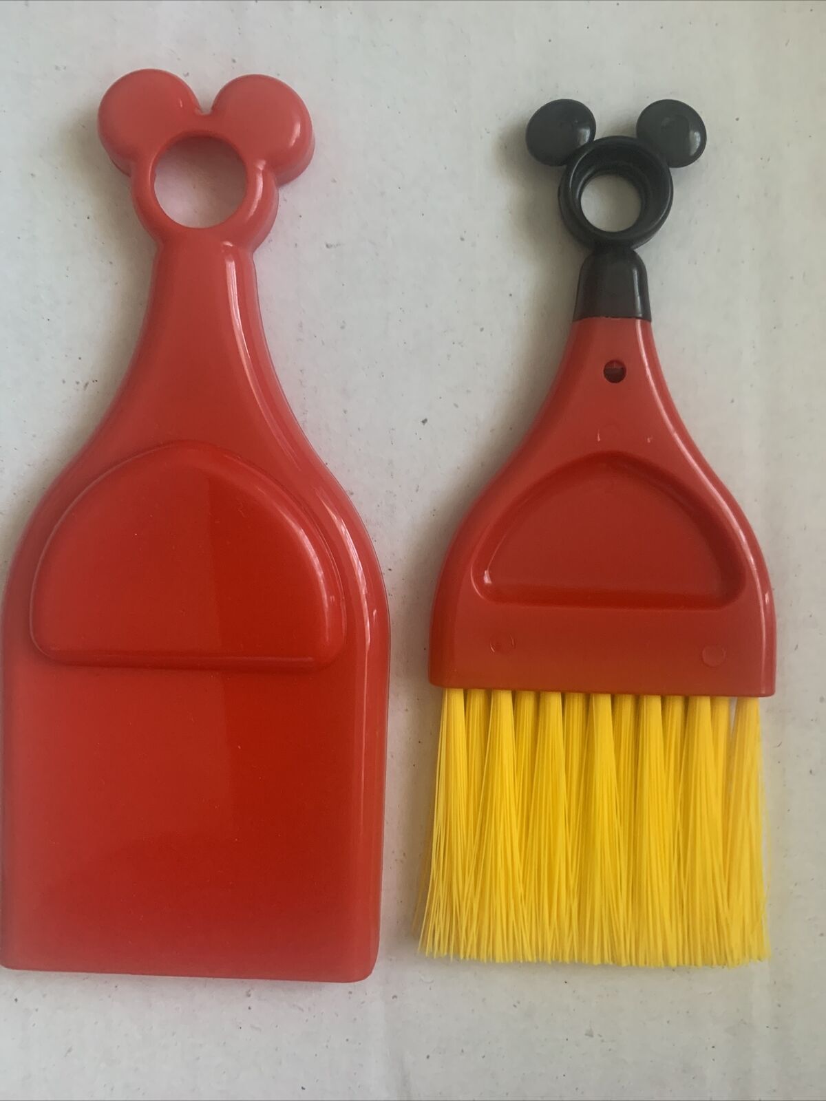 1x Kids Mickey Mouse Red Mini Dustpan & Brush Cleaning Set Broom Indoor Outdoor