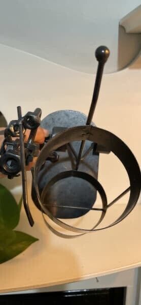 Wine Bottle Holder 20cm Metal Art Man w Golf Club Golfer Decor Fun Gift ManCave