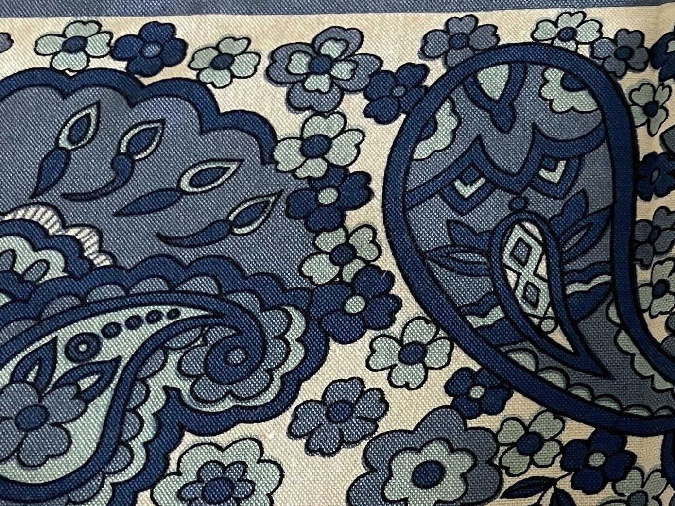 TABLE CLOTH Vintage 1960'S Cotton Blue & White Paisley Floral Print 124 x 124cm