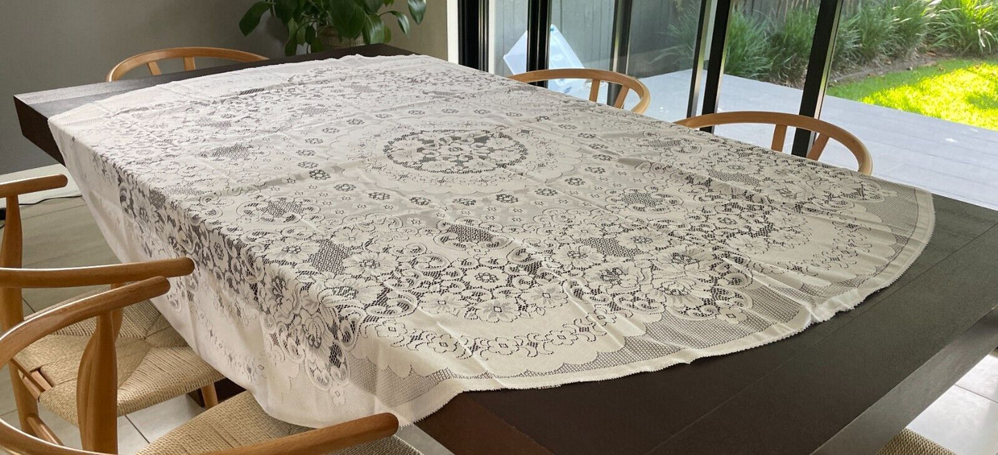 VIENNA TABLE CLOTH Vintage White Polyester Lace Round Diameter 180cm New in Pack