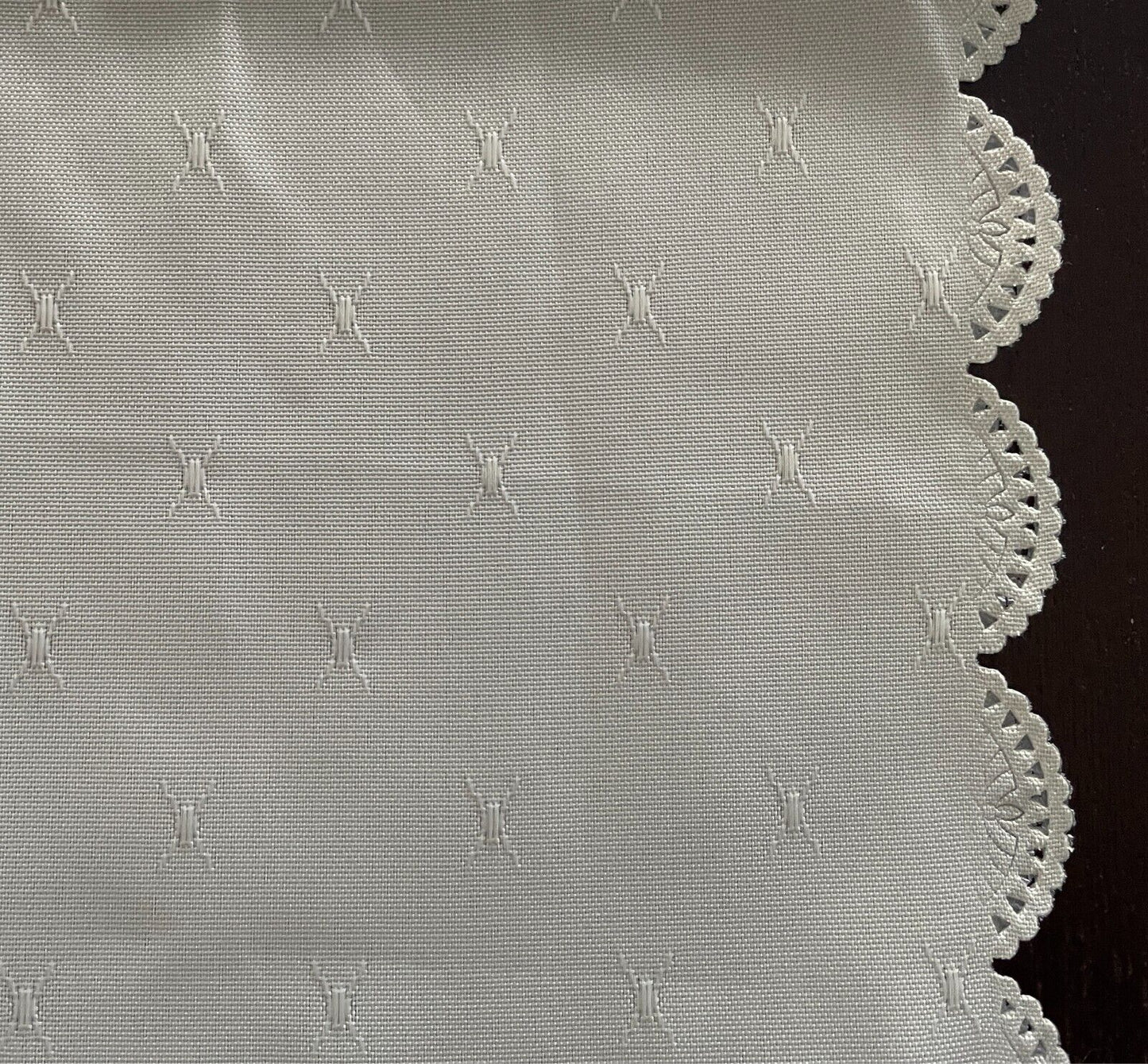 TABLE CLOTH K-MART Cream Jacquard Print Rectangle Shape Scallop Edge Polyester