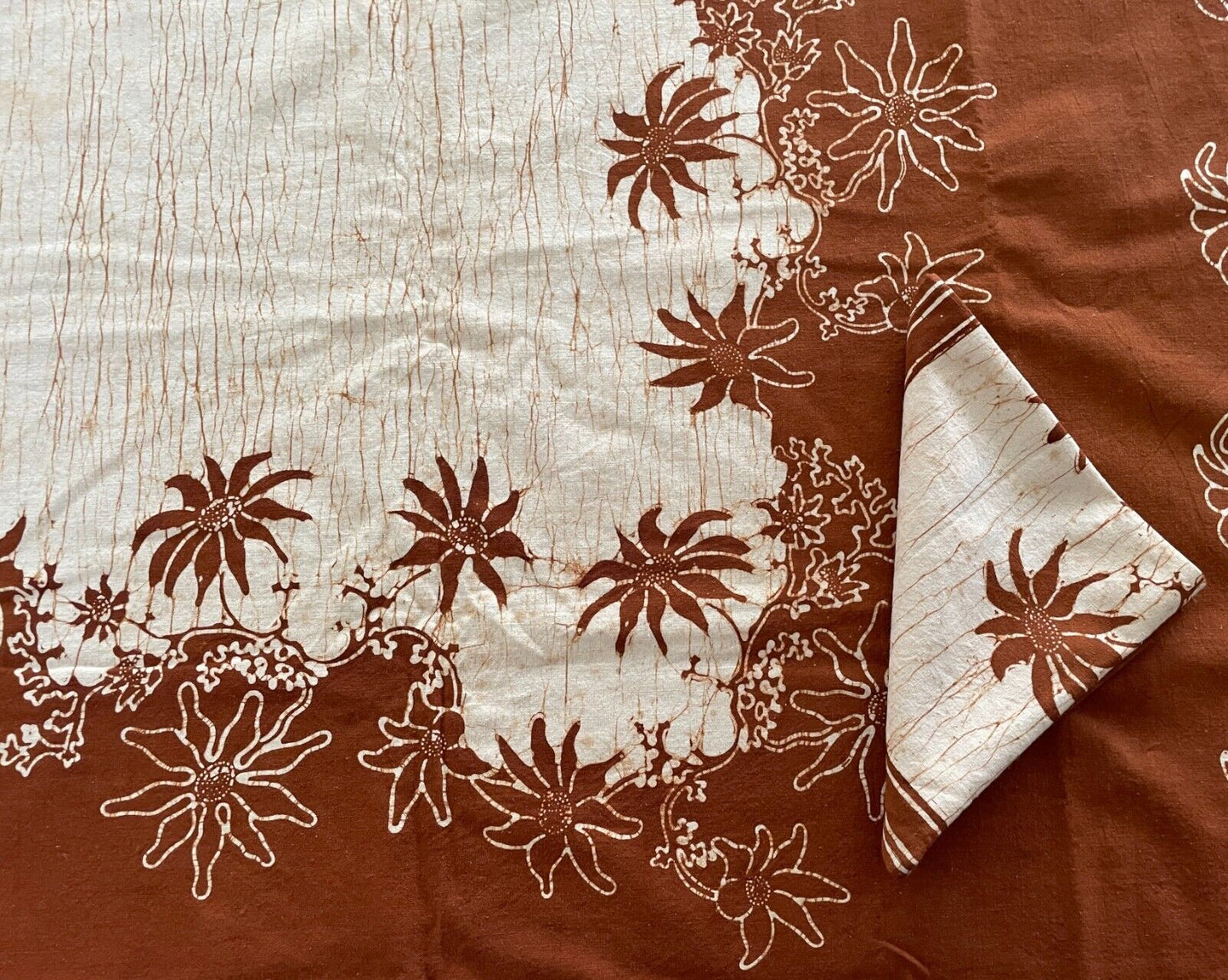 TABLE CLOTH + 6 Napkins 34cm Set 1960s Brown Off White Batik 201 x 153cm